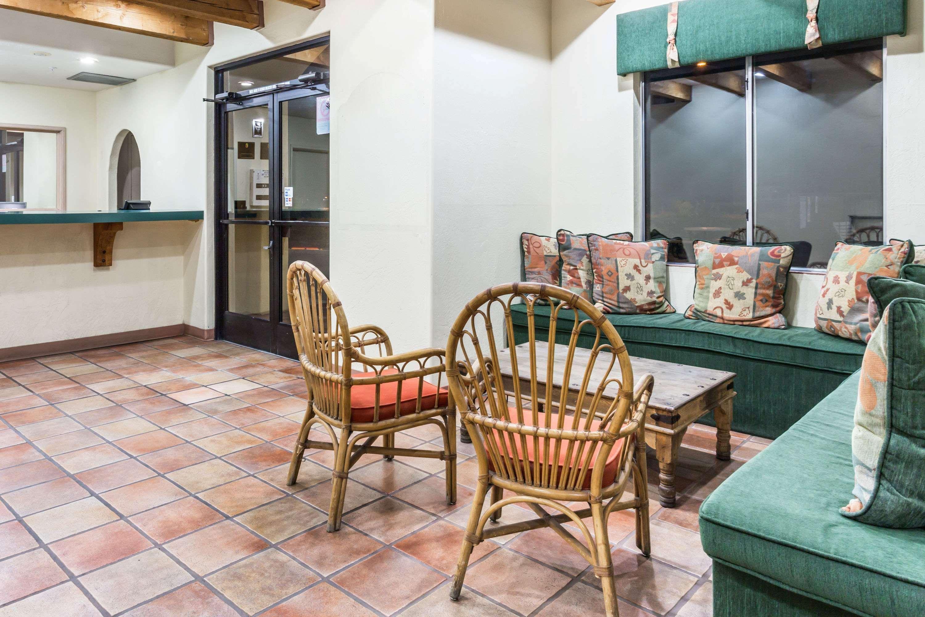 Hotel Super 8 By Wyndham Cottonwood Exterior foto